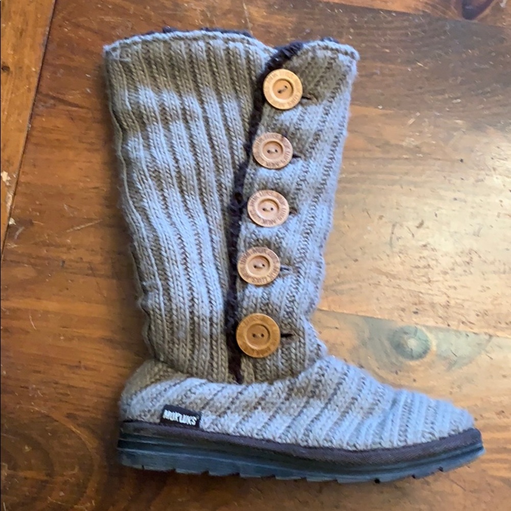 Muk luk brown sweater boots